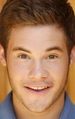 Adam Devine - bio and intersting facts about personal life.