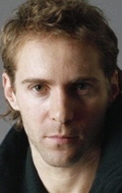 Alessandro Nivola - bio and intersting facts about personal life.