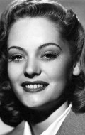 Alexis Smith - bio and intersting facts about personal life.
