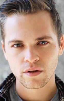 Alexander Calvert - bio and intersting facts about personal life.