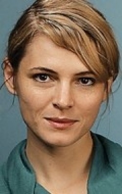Amy Seimetz - bio and intersting facts about personal life.