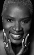 Angelique Kidjo - bio and intersting facts about personal life.