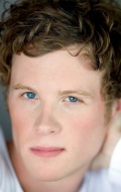Ashton Holmes - bio and intersting facts about personal life.