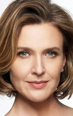 Recent Brenda Strong pictures.