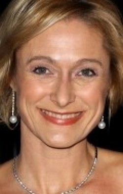 Caroline Goodall - bio and intersting facts about personal life.