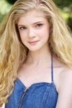 Elena Kampouris - bio and intersting facts about personal life.