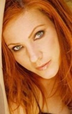 Elisa Donovan - bio and intersting facts about personal life.