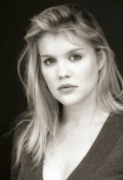 Emerald Fennell - bio and intersting facts about personal life.