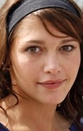 Emma de Caunes - bio and intersting facts about personal life.