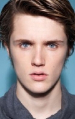 Eugene Simon - bio and intersting facts about personal life.