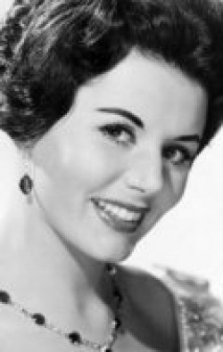 Eunice Gayson - bio and intersting facts about personal life.