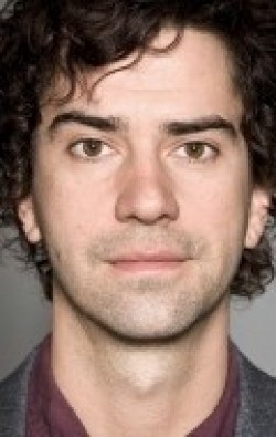 Hamish Linklater - bio and intersting facts about personal life.