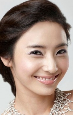 Han Chae Young - wallpapers.