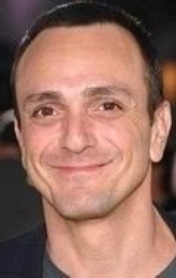 Hank Azaria - bio and intersting facts about personal life.