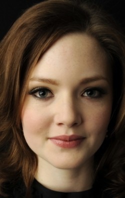 Holliday Grainger - bio and intersting facts about personal life.