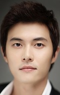 Hyun-kyoon Lee - bio and intersting facts about personal life.