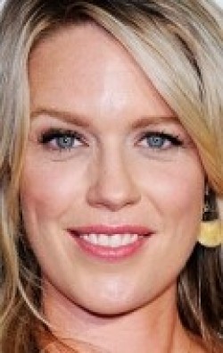 Jessica St. Clair - wallpapers.