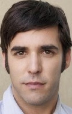 Jordan Bridges - bio and intersting facts about personal life.