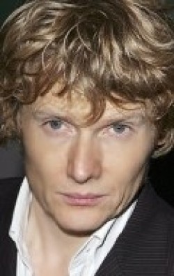 Julian Rhind-Tutt - bio and intersting facts about personal life.