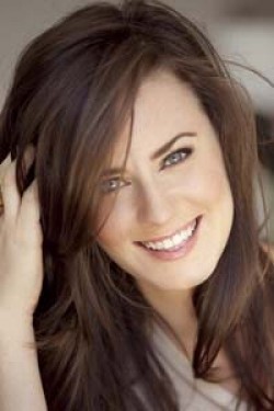 Katie Featherston - bio and intersting facts about personal life.
