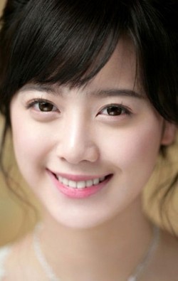 Recent Koo Hye Sun pictures.
