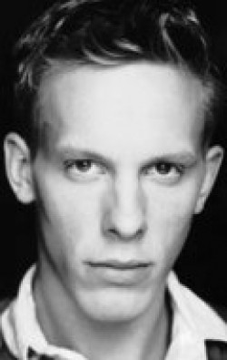 Laurence Fox - bio and intersting facts about personal life.