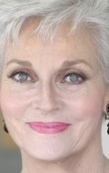 Lee Meriwether - bio and intersting facts about personal life.
