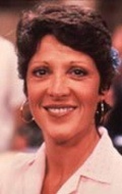 Linda Lavin - bio and intersting facts about personal life.