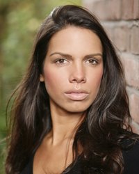 Lis Shahlavi - bio and intersting facts about personal life.