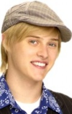 Lucas Grabeel - bio and intersting facts about personal life.
