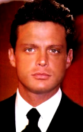 Luis Miguel - bio and intersting facts about personal life.