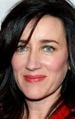 Maria Doyle Kennedy - bio and intersting facts about personal life.