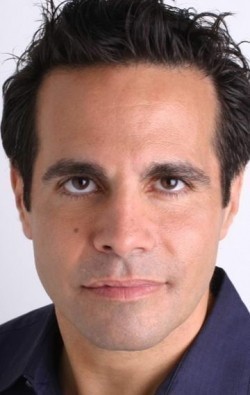 Mario Cantone - bio and intersting facts about personal life.
