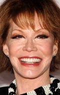 Mary Tyler Moore - bio and intersting facts about personal life.