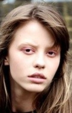 Mia Goth - bio and intersting facts about personal life.