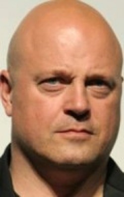 Michael Chiklis - bio and intersting facts about personal life.