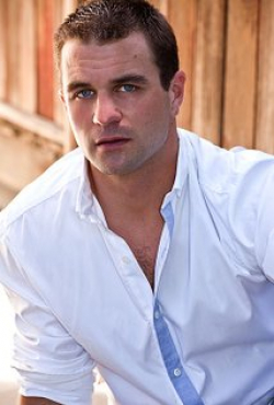 Milo Gibson - bio and intersting facts about personal life.