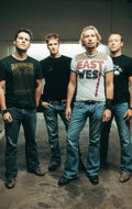 Nickelback - bio and intersting facts about personal life.