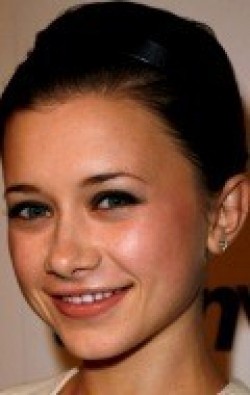 Olesya Rulin - bio and intersting facts about personal life.