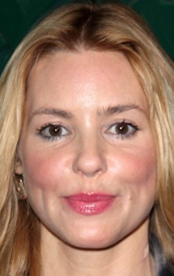 Olivia d'Abo - bio and intersting facts about personal life.