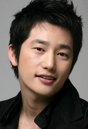 Park Si Hoo - bio and intersting facts about personal life.