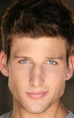Parker Young - bio and intersting facts about personal life.