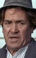 Peter Butterworth - bio and intersting facts about personal life.
