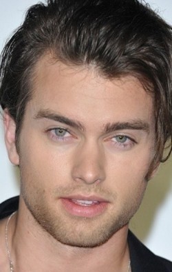 Pierson Fode - bio and intersting facts about personal life.