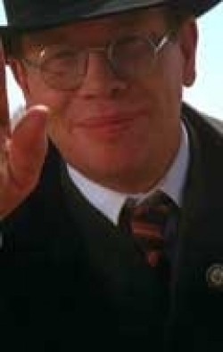 Ronald Lacey - bio and intersting facts about personal life.