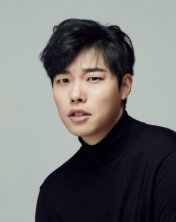 Ryoo Joon-yeol - bio and intersting facts about personal life.