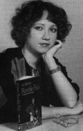 S.E. Hinton - bio and intersting facts about personal life.