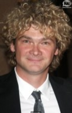 Simon Farnaby - bio and intersting facts about personal life.
