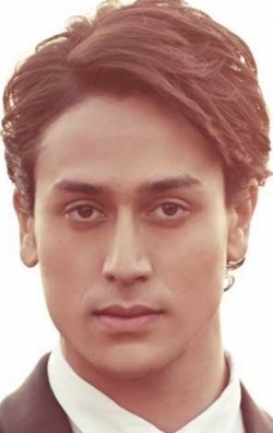 Tiger Shroff - bio and intersting facts about personal life.