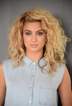Tori Kelly - bio and intersting facts about personal life.